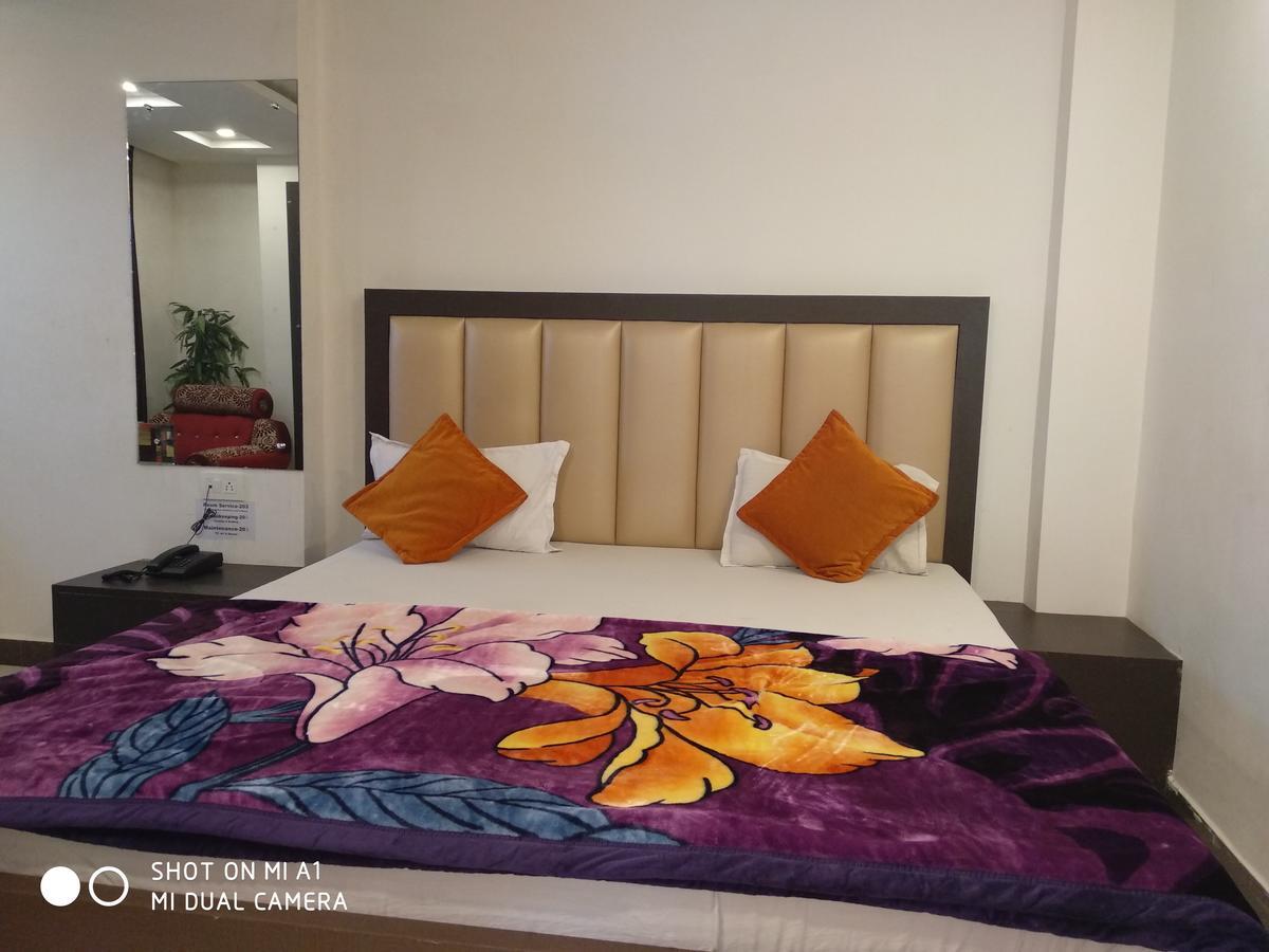 Hotel Rajkamal Deoghar Exteriér fotografie